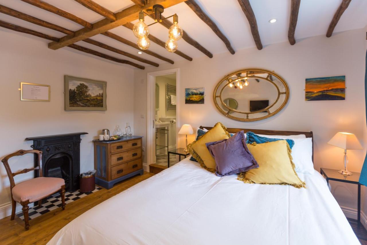 The Dog & Gun Inn Netheravon Экстерьер фото